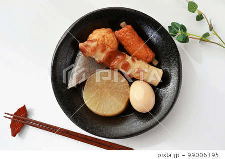 おでん　皿　白背景 99006395