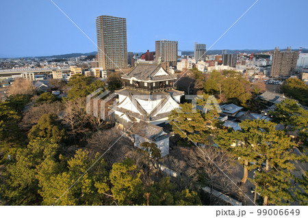 徳川家康の居城、岡崎城(ドローン空撮) 徳川家康の居城、岡崎城(ドローン空撮) 99006649