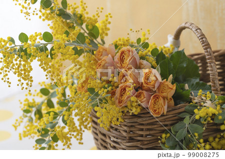 ミモザとバラ　黄色い花 99008275