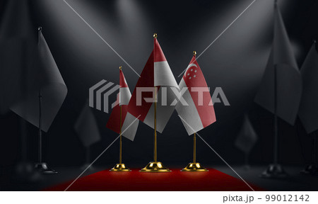 The Singapore national flag on the red carpet 99012142