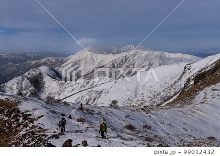 冬の那須岳登山剣ヶ峰からの眺望 冬の那須岳登山剣ヶ峰からの眺望 99012432