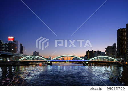 東京水辺ライン船上から見た夕景 東京水辺ライン船上から見た夕景 99015799