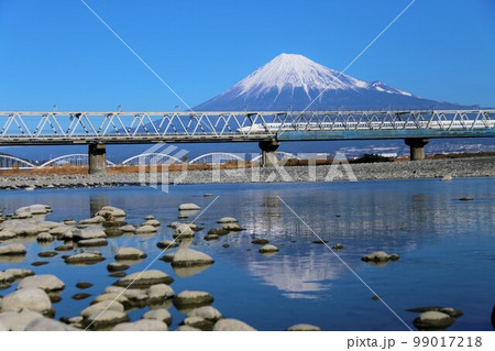 富士川の逆さ富士、富士山 富士川の逆さ富士、富士山 99017218