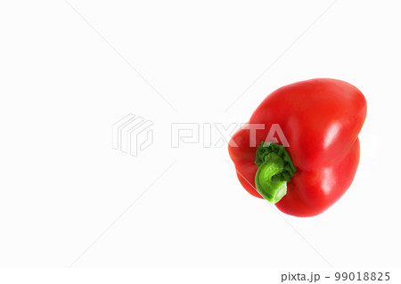 Fresh bell peppers, sweet paprika, close-up, isolated on white background. Raw organic sweet pepper. Fresh bell peppers, sweet paprika, close-up, isolated on white background. Raw organic sweet pepper. 99018825