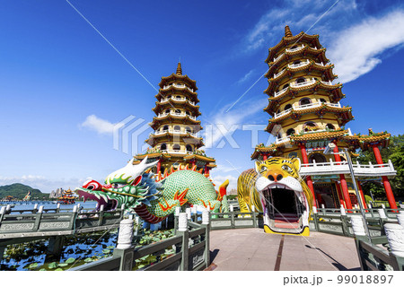 Architecture view of the Dragon and Tiger Pagodas in Lotus Pond of Kaohsiung, Taiwan. it is a temple located at Lotus Pond. 99018897