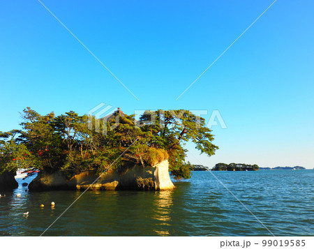 日本三景松島の五大堂と島と海 99019585