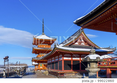 冬の清水寺 三重塔・経堂 残雪の朝(京都市東山区) 冬の清水寺 三重塔・経堂 残雪の朝(京都市東山区) 99022860