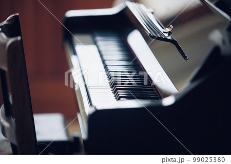 ピアノ 99025380