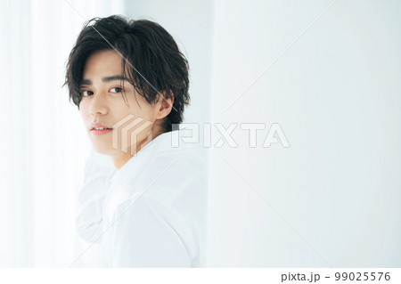 男性ポートレート　美容　メンズコスメ 99025576