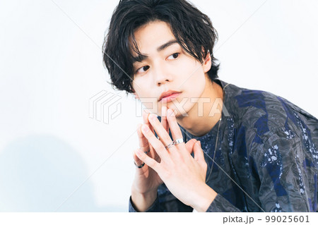 男性ポートレート　アパレル撮影 99025601
