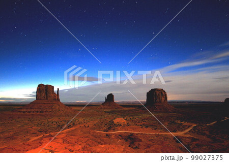 モニュメントバレー 99027375