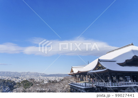 雪化粧を施した京都清水寺 本堂 雪化粧を施した京都清水寺 本堂 99027441