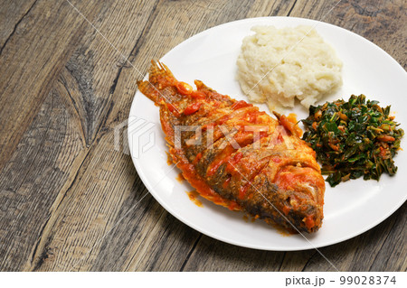 ケニア料理(ウガリ、スクマウィキ、サマキ) 99028374