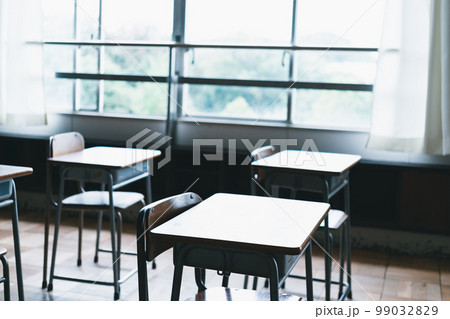 無人の教室 99032829