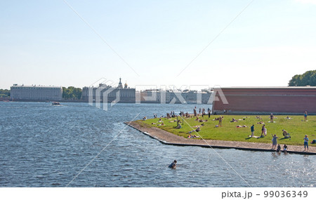 View of the Neva River near the Peter and Paul Fortress in St. Petersburg 99036349