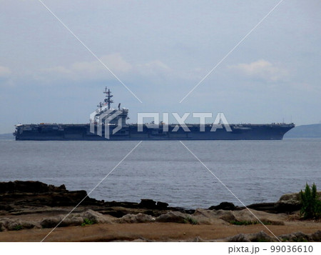 米海軍空母ロナルド・レーガン 浦賀水道観音崎沖 99036610