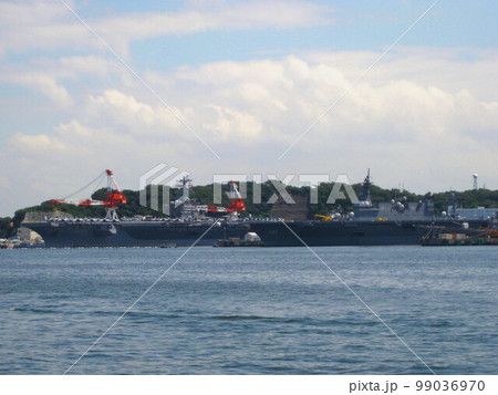米海軍空母ニミッツと海上自衛隊護衛艦ひゅうが 横須賀基地 米海軍空母ニミッツと海上自衛隊護衛艦ひゅうが 横須賀基地 99036970