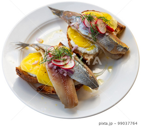 Traditional dish of Dutch cuisine is Haring 99037764