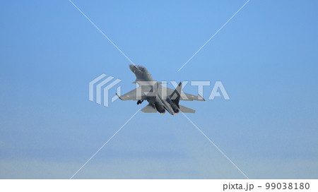 インド空軍スホーイSu-30MKI離陸 インド空軍スホーイSu-30MKI離陸 99038180