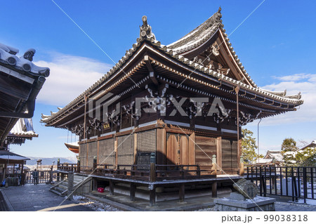 冬の清水寺　朝倉堂　残雪の朝（京都市東山区） 99038318