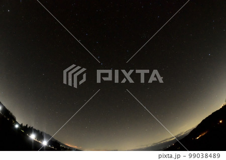 北杜市白州町、北から東の空へ、北極星・春の大曲線 99038489