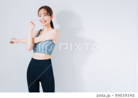 若い女性のフィットネスイメージ 若い女性のフィットネスイメージ 99039348