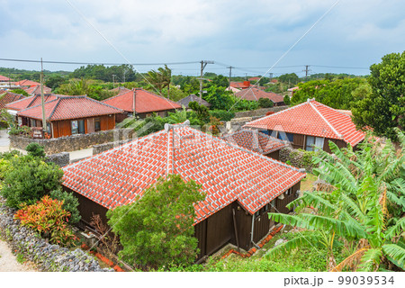 竹富町竹富島　重要伝統的建造物群保存地区 沖縄県 99039534