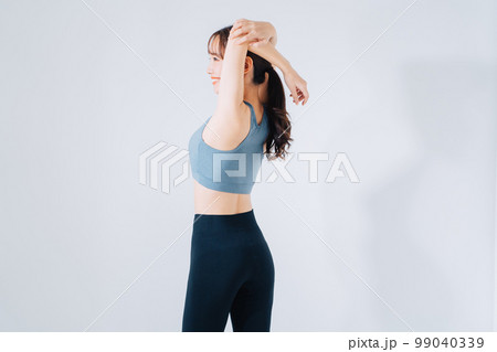 若い女性のフィットネスイメージ 99040339