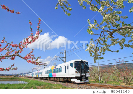 大糸線の5月　E257系 特急あずさ 99041149