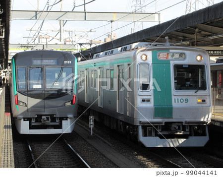 京都市営地下鉄烏丸線の20系と10系 京都市営地下鉄烏丸線の20系と10系 99044141