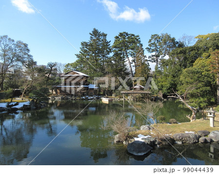 京都御苑の九條池 99044439