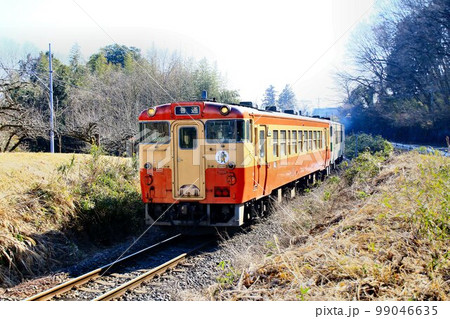 在りし日の烏山線… 山間をローカル線を快走するキハ40系 在りし日の烏山線… 山間をローカル線を快走するキハ40系 99046635
