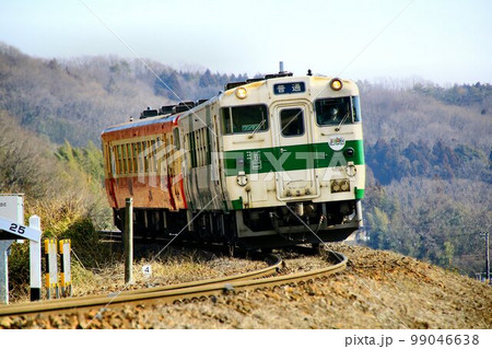 在りし日の烏山線… 山間をローカル線を快走するキハ40系 在りし日の烏山線… 山間をローカル線を快走するキハ40系 99046638
