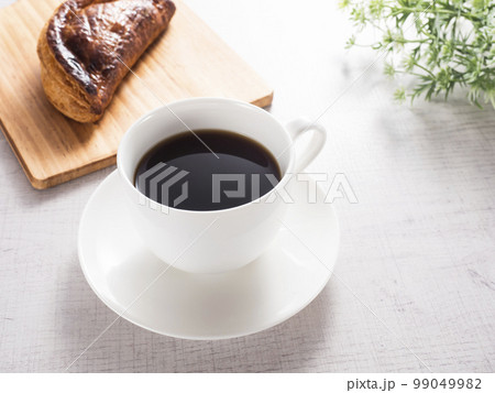 コーヒーとアップルパイ 99049982