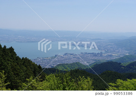 比叡山ドライブウェイ　四明ヶ嶽付近からの琵琶湖と大津市の眺め 99053386