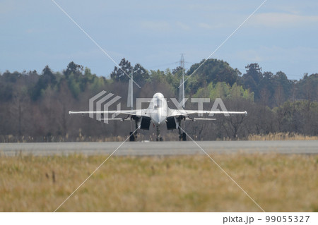 インド空軍スホーイSu-30MKIのタキシング インド空軍スホーイSu-30MKIのタキシング 99055327