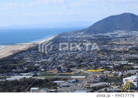 愛知県田原市赤羽根展望台から望む遠州灘 愛知県田原市赤羽根展望台から望む遠州灘 99057776