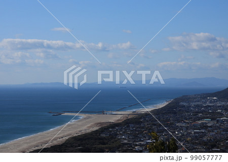 愛知県田原市赤羽根展望台から望む遠州灘 99057777