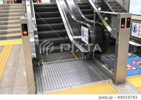新幹線名古屋駅のエスカレーター 新幹線名古屋駅のエスカレーター 99059793