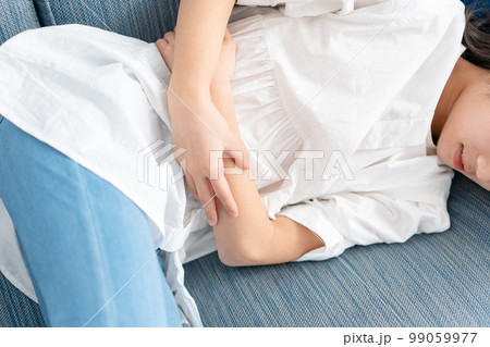 腹痛　子供 99059977