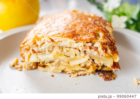 オートミールのアップルパンケーキ オートミールのアップルパンケーキ 99060447