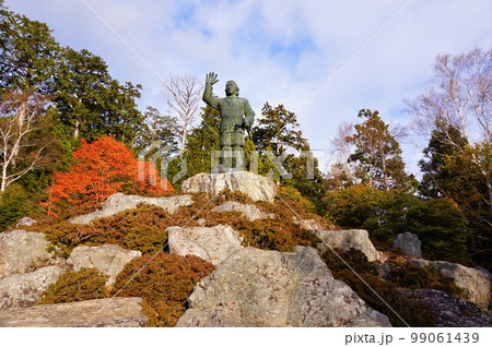 三峯神社　神社　秩父三社　ヤマトタケル　日本武尊像　銅像 99061439