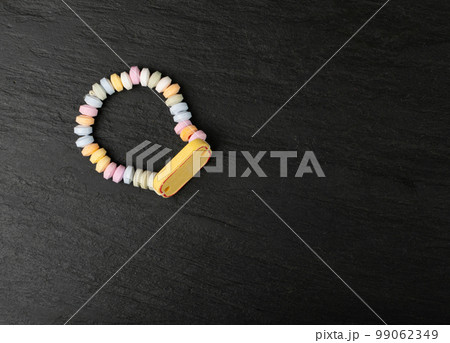 Tablet Candies Bracelet, Compressed Sugar Powder Confectionery, Dextrose Candy Necklace Parts, Lozenges 99062349