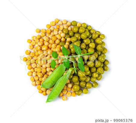 Dry Yellow Peas Isolated, Whole Pea Pile, Raw Legume, Dry Yellow Peas on White Background 99065376