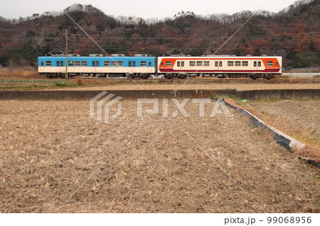 群馬県上信電鉄の個性的な電車_250形_2022/12/17撮影 99068956