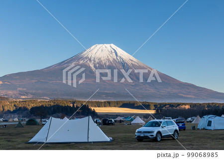 「静岡県」富士山を眺めながらのキャンプ 「静岡県」富士山を眺めながらのキャンプ 99068985