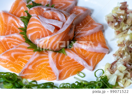 日本の刺し身 和風イメージ 日本の刺し身 和風イメージ 99071522