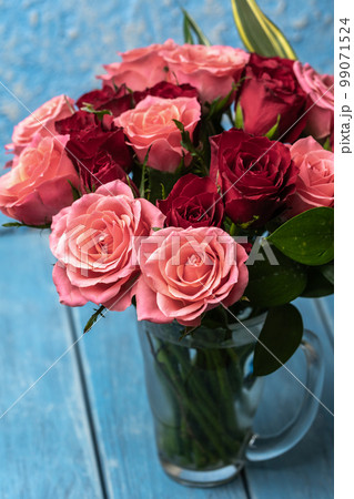 バラの花　マクロイメージ　室内撮影 99071524