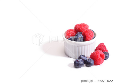 ブルーベリーとラズベリー ブルーベリーとラズベリー 99071622