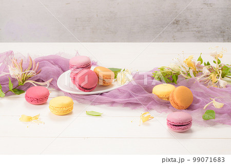 French sweet macarons 99071683